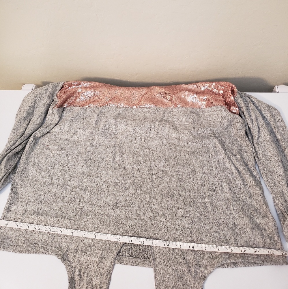 Heather Grey Top with Rose Sequins - Picture 4 of 5